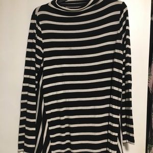 Long sleeve mock neck t-shirt